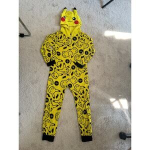 pikachu fleece zip up one piece pjs, size small 6/7